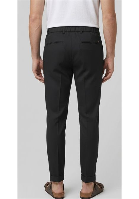 Pantaloni Chino con Pinces e Risvolto OUTFIT | Pantaloni | OUPL0004 PL02049000